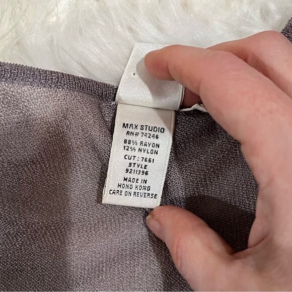 NEW Max Studio Rayon Two Tone Contrast Striped Semi Sheer Knit Sleeveless Top M - Picture 15 of 16